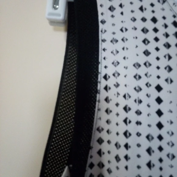 Women's Top - Picture 4 of 5